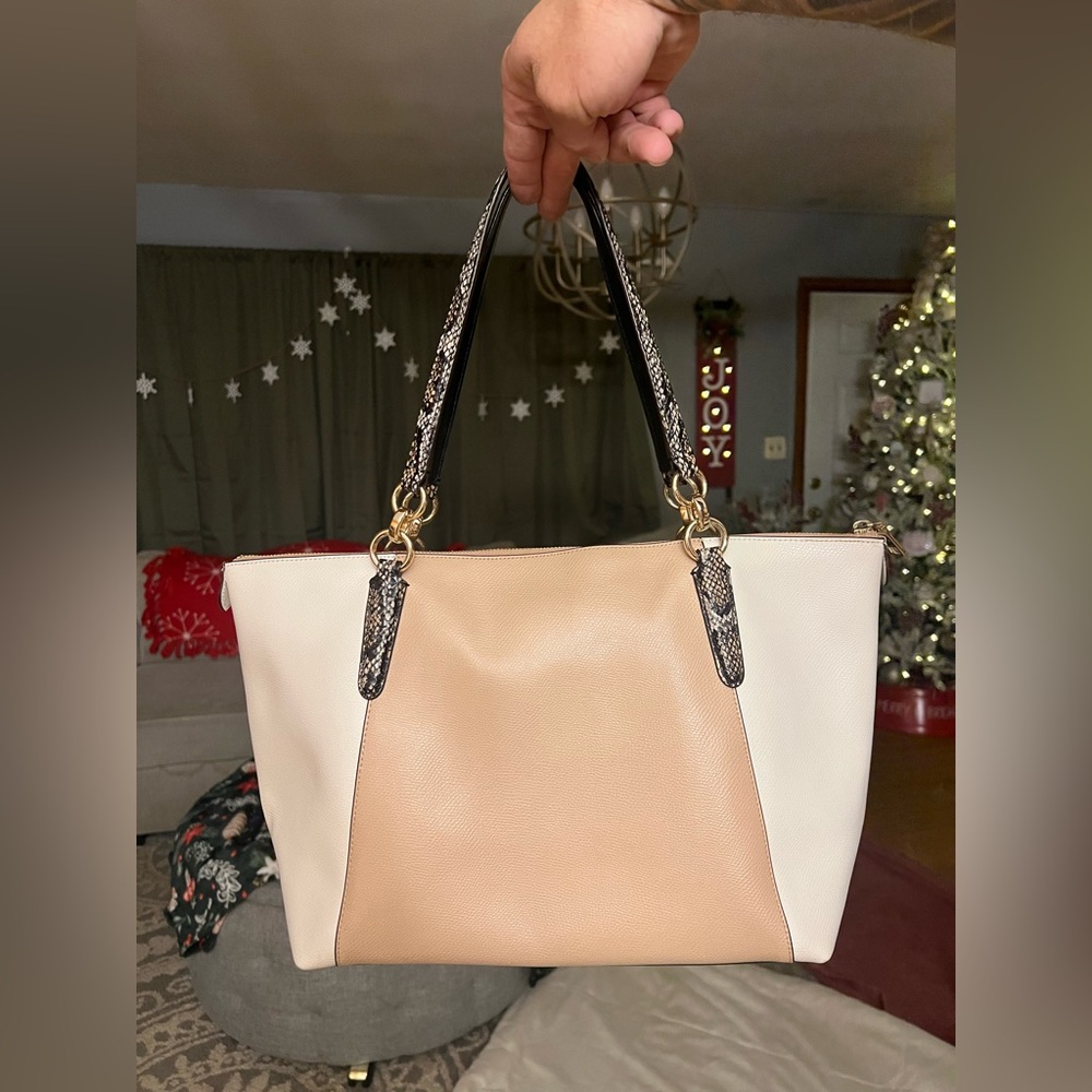 ✨ Coach Ava Tote in Exotic Embossed Leather - Picture 2 of 8